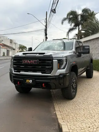 GMC SIERRA 6.6 V8 DURAMAX DIESEL 3500 DENALI ULTIMATE CD 4WD AUTOMÁTICO