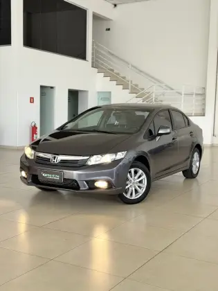 HONDA CIVIC 1.8 LXS 16V FLEX 4P AUTOMÁTICO HONDA CIVIC 1.8 LXS 16V FLEX 4P AUTOMÁTICO