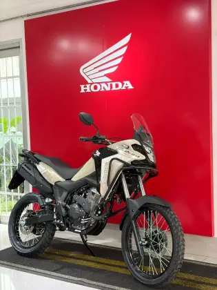 HONDA XRE 300 SAHARA ADVENTURE 