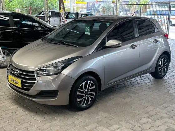 HYUNDAI HB20 1.0 COMFORT PLUS 12V TURBO FLEX 4P MANUAL HYUNDAI HB20 1.0 COMFORT PLUS 12V TURBO FLEX 4P MANUAL