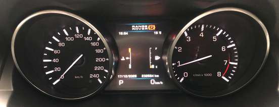 LAND ROVER-RANGE ROVER EVOQUE-2.0 PURE 4WD 16V GASOLINA 4P AUTOMÁTICO LAND ROVER-RANGE ROVER EVOQUE-2011