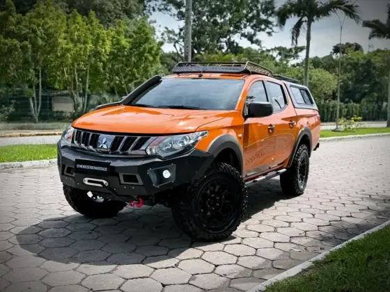 MITSUBISHI L200 TRITON 2.4 16V TURBO DIESEL SAVANA GLS CD 4X4 AUTOMÁTICO MITSUBISHI L200 TRITON 2.4 16V TURBO DIESEL SAVANA GLS CD 4X4 AUTOMÁTICO