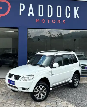 MITSUBISHI PAJERO TR4 2.0 4X4 16V 140CV FLEX 4P AUTOMÁTICO MITSUBISHI PAJERO TR4 2.0 4X4 16V 140CV FLEX 4P AUTOMÁTICO