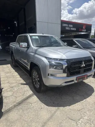 MITSUBISHI TRITON 2.4 BITURBO DIESEL CD HPE 4X4 AUTOMÁTICO