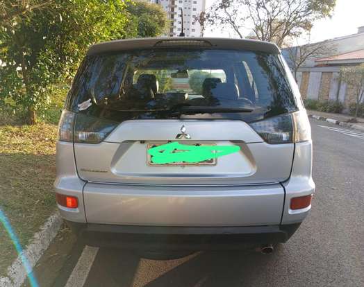 MITSUBISHI-OUTLANDER-2012