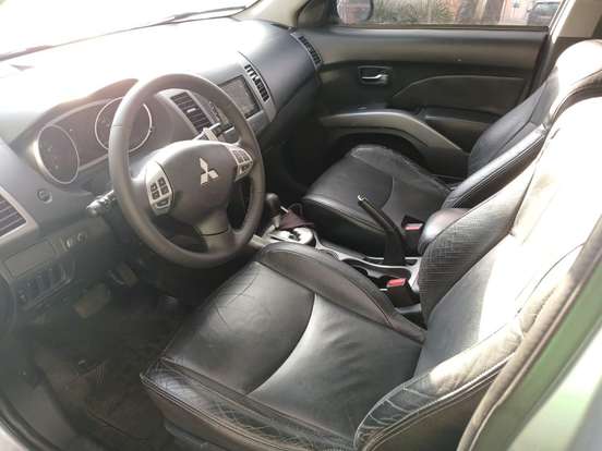 MITSUBISHI-OUTLANDER-2.0 16V GASOLINA 4P AUTOMÁTICO MITSUBISHI-OUTLANDER-2012