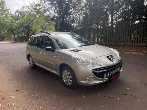 PEUGEOT 207 1.4 XR SW 8V FLEX 4P MANUAL PEUGEOT 207 1.4 XR SW 8V FLEX 4P MANUAL