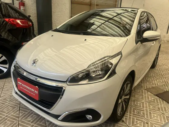 PEUGEOT 208 1.6 GRIFFE 16V FLEX 4P AUTOMÁTICO PEUGEOT 208 1.6 GRIFFE 16V FLEX 4P AUTOMÁTICO