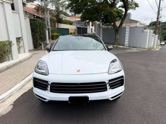 PORSCHE-CAYENNE-2022