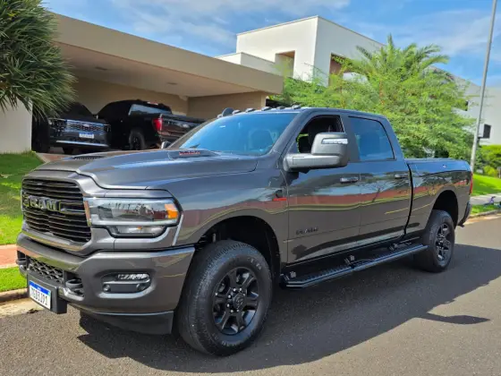 RAM 2500 6.7 I6 TURBO DIESEL LARAMIE NIGHT EDITION CD 4X4 AUTOMÁTICO