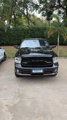 RAM 1500 5.7 V8 GASOLINA LIMITED NIGHT EDITION CD 4X4 AUTOMÁTICO