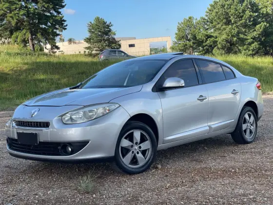 RENAULT FLUENCE 2.0 DYNAMIQUE 16V FLEX 4P AUTOMÁTICO