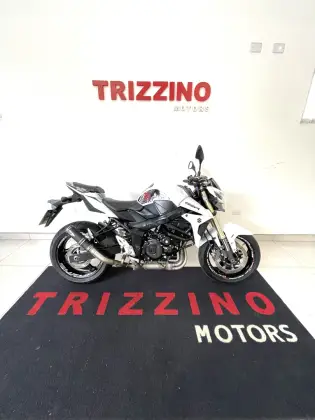 SUZUKI GSR 750 