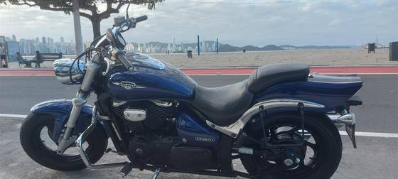 SUZUKI BOULEVARD M800 