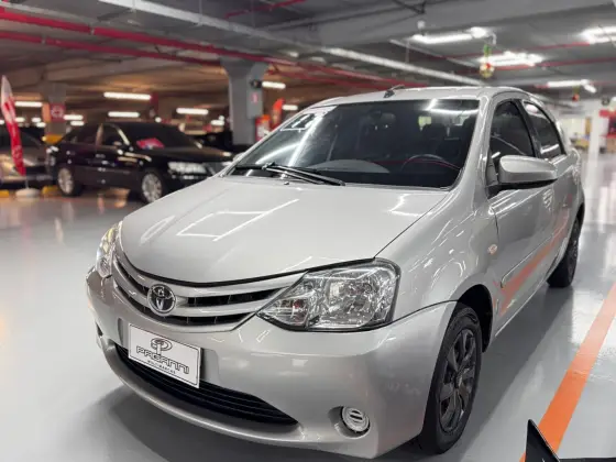 TOYOTA ETIOS 1.5 XS 16V FLEX 4P AUTOMÁTICO TOYOTA ETIOS 1.5 XS 16V FLEX 4P AUTOMÁTICO