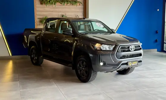 TOYOTA HILUX 2.8 D-4D TURBO DIESEL CD SR 4X4 AUTOMÁTICO