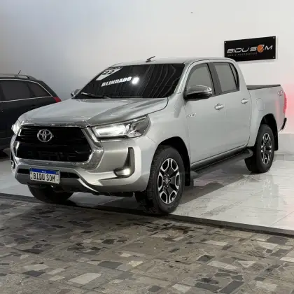 TOYOTA HILUX 2.8 D-4D TURBO DIESEL CD SRV 4X4 AUTOMÁTICO TOYOTA HILUX 2.8 D-4D TURBO DIESEL CD SRV 4X4 AUTOMÁTICO