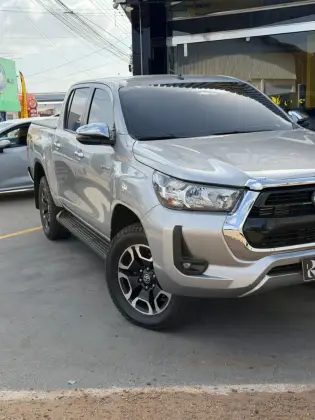 TOYOTA HILUX 2.8 D-4D TURBO DIESEL CD SRV 4X4 AUTOMÁTICO