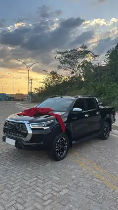 TOYOTA-HILUX-2023