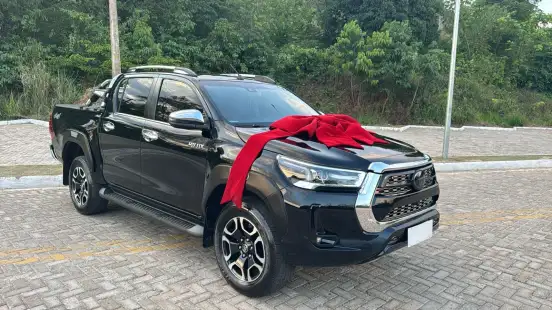TOYOTA-HILUX-2023
