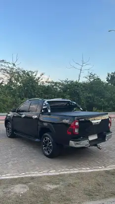 TOYOTA-HILUX-2.8 D-4D TURBO DIESEL CD SRX 4X4 AUTOMÁTICO TOYOTA-HILUX-2023