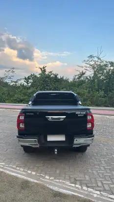 TOYOTA-HILUX-2023