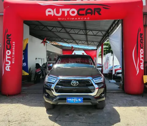 TOYOTA HILUX 2.8 D-4D TURBO DIESEL CD SRX 4X4 AUTOMÁTICO TOYOTA HILUX 2.8 D-4D TURBO DIESEL CD SRX 4X4 AUTOMÁTICO