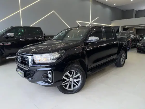 TOYOTA HILUX 2.8 SRV 4X4 CD 16V DIESEL 4P AUTOMÁTICO TOYOTA HILUX 2.8 SRV 4X4 CD 16V DIESEL 4P AUTOMÁTICO