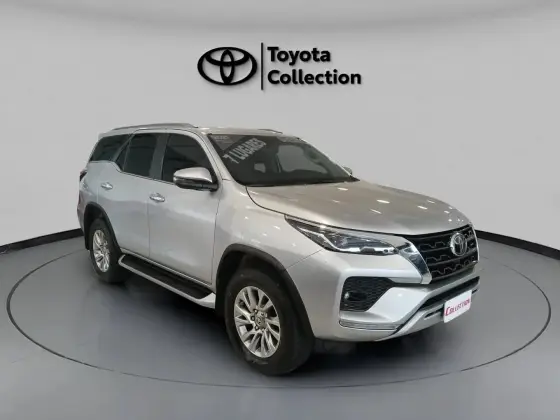 TOYOTA HILUX SW4 2.8 D-4D TURBO DIESEL SRX 7L 4X4 AUTOMÁTICO