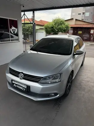 VOLKSWAGEN JETTA 2.0 COMFORTLINE FLEX 4P TIPTRONIC VOLKSWAGEN JETTA 2.0 COMFORTLINE FLEX 4P TIPTRONIC