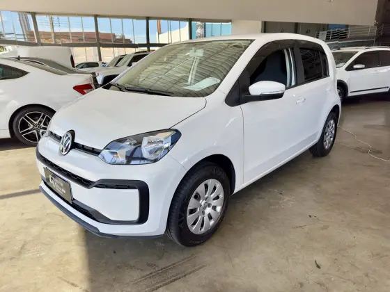 VOLKSWAGEN UP 1.0 MPI TOTAL FLEX 4P MANUAL VOLKSWAGEN UP 1.0 MPI TOTAL FLEX 4P MANUAL