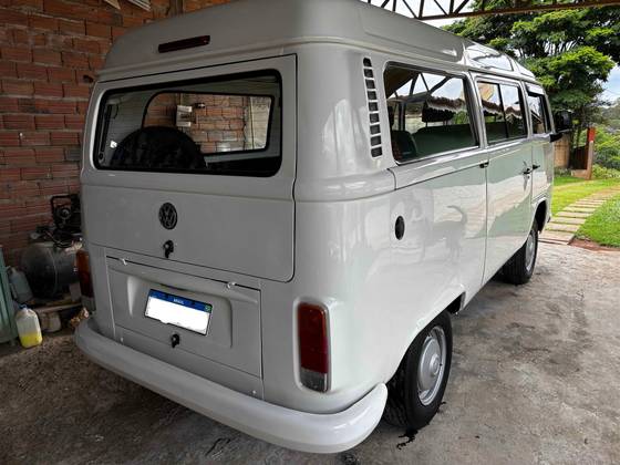 VOLKSWAGEN KOMBI 1.4 MI STD 8V FLEX 4P MANUAL