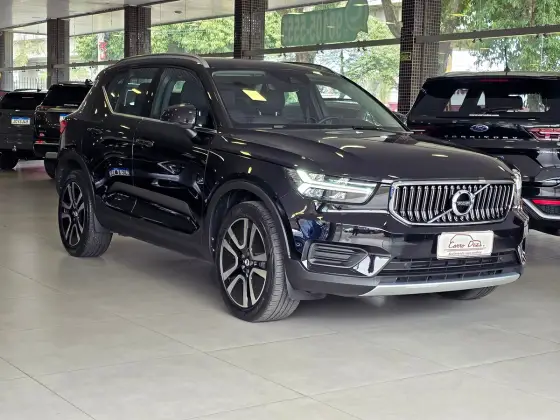 VOLVO XC40 1.5 T5 RECHARGE MOMENTUM GEARTRONIC