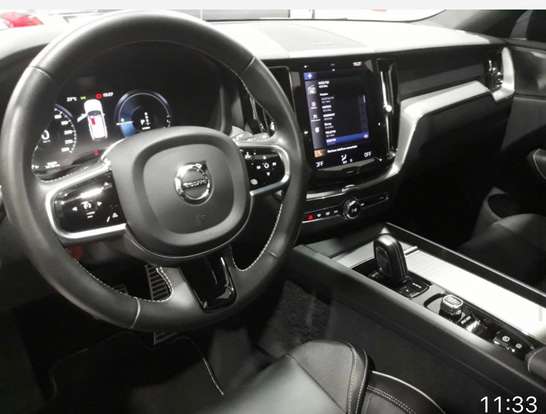 VOLVO-XC60-2021