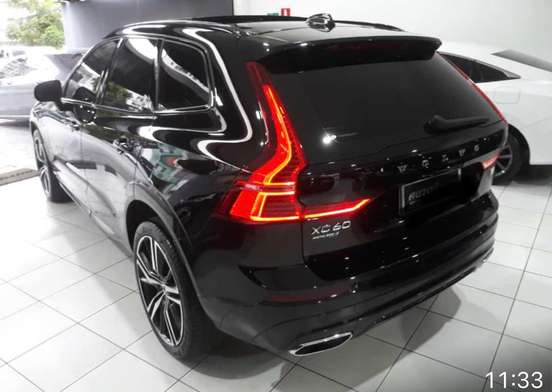 VOLVO-XC60-2021
