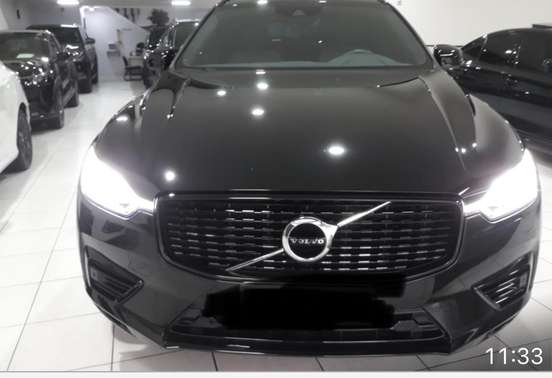 VOLVO-XC60-2021