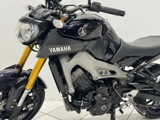 YAMAHA MT-09 
