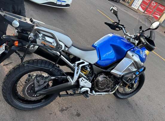YAMAHA-XT1200Z SUPER TÉNÉRÉ YAMAHA-XT1200Z SUPER TÉNÉRÉ-2012
