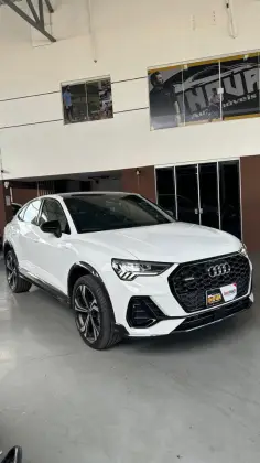 AUDI Q3 2.0 40 TFSI GASOLINA PERFORMANCE BLACK QUATTRO TIPTRONIC AUDI Q3 2.0 40 TFSI GASOLINA PERFORMANCE BLACK QUATTRO TIPTRONIC