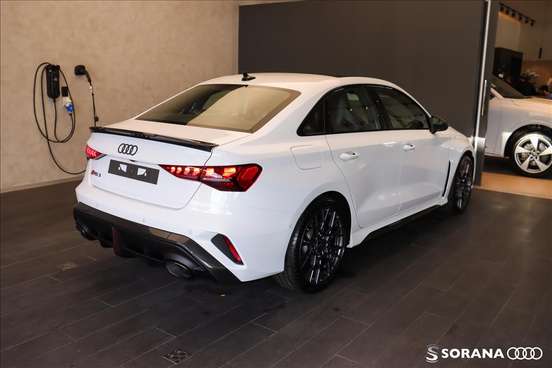 AUDI-RS3-2025