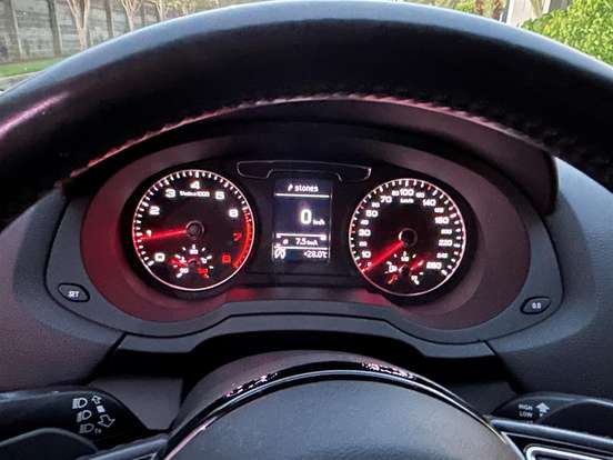 AUDI-Q3-2018