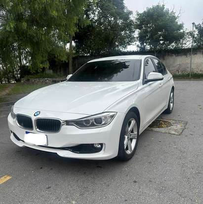BMW-320i-2014