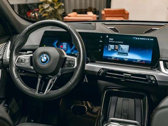 BMW-iX1-2024