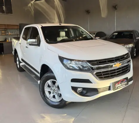 CHEVROLET S10 2.5 ADVANTAGE 4X2 CD 16V FLEX 4P MANUAL CHEVROLET S10 2.5 ADVANTAGE 4X2 CD 16V FLEX 4P MANUAL