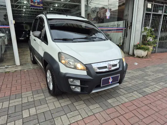 FIAT IDEA 1.8 MPI ADVENTURE 16V FLEX 4P AUTOMATIZADO FIAT IDEA 1.8 MPI ADVENTURE 16V FLEX 4P AUTOMATIZADO