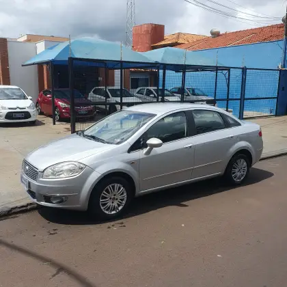 FIAT LINEA 1.8 ESSENCE 16V FLEX 4P AUTOMATIZADO FIAT LINEA 1.8 ESSENCE 16V FLEX 4P AUTOMATIZADO