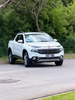 FIAT TORO 2.0 16V TURBO DIESEL FREEDOM 4WD AT9 FIAT TORO 2.0 16V TURBO DIESEL FREEDOM 4WD AT9