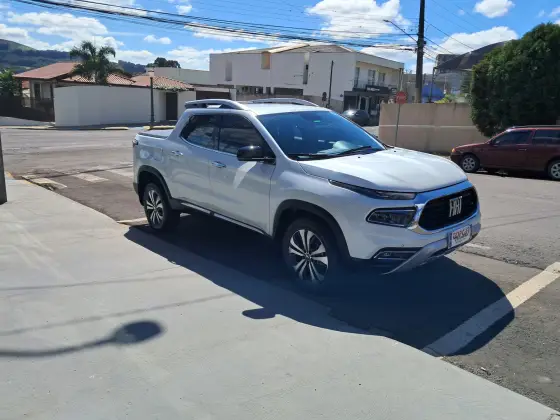 FIAT TORO 2.0 16V TURBO DIESEL VOLCANO 4WD AT9