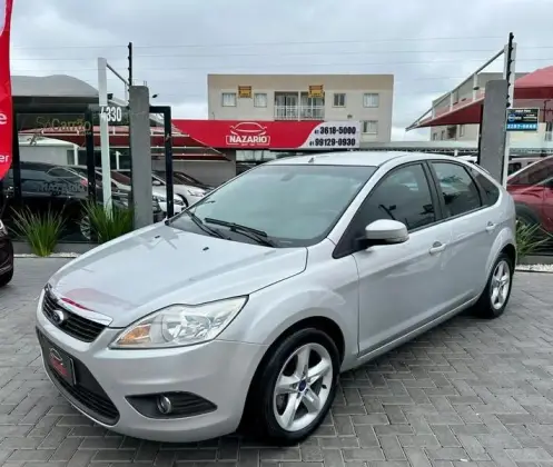 FORD FOCUS 1.6 GL 16V FLEX 4P MANUAL FORD FOCUS 1.6 GL 16V FLEX 4P MANUAL