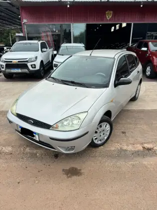 FORD FOCUS 1.6 GL 8V GASOLINA 4P MANUAL FORD FOCUS 1.6 GL 8V GASOLINA 4P MANUAL